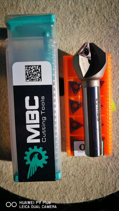 зенкер със сменяеми пластини 90°