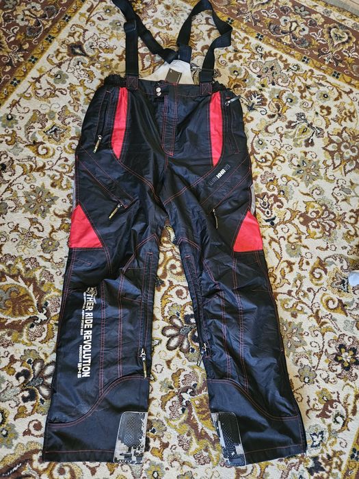 Горнолыжный костюм