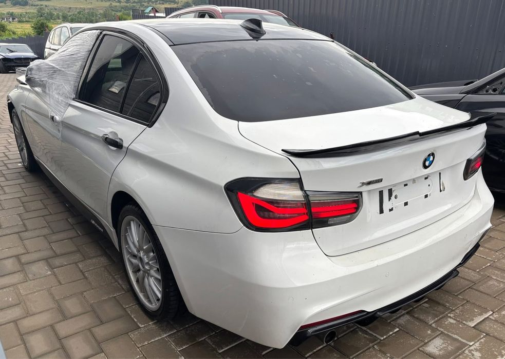 Dezmembrez BMW 320d Xdrive F30 M sistem audio HK, xenon,recaro rosu