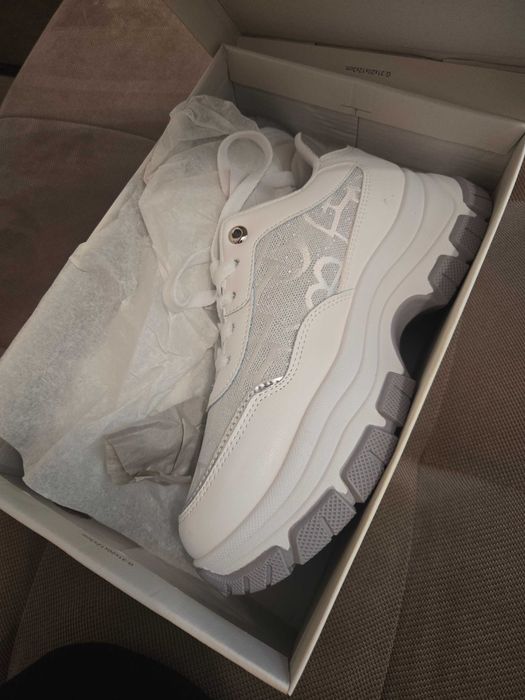 Нови маратонки 39