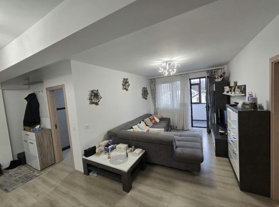 Închiriez apartament cu 2 camere bloc nou loc parcare inclus/Trivale magic