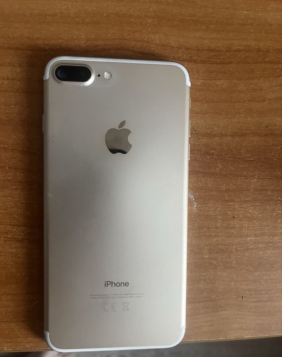 Продам айфон  7 плюс