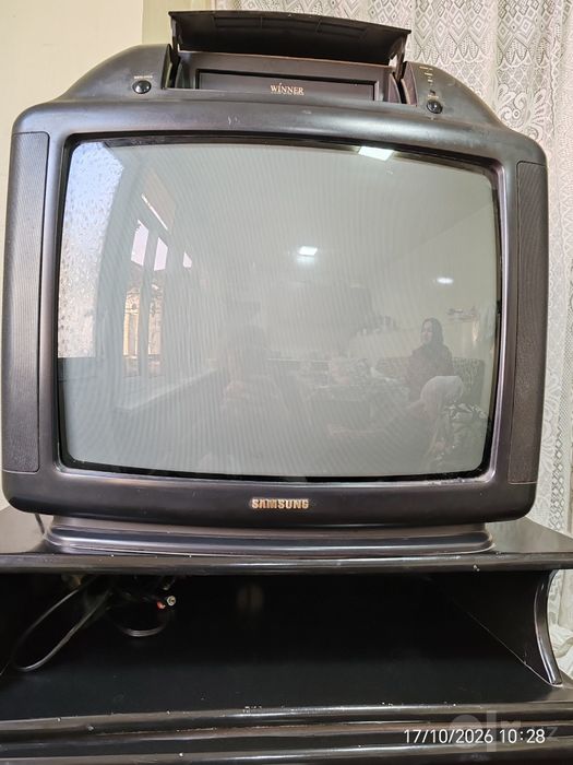 Televizor sotiladi