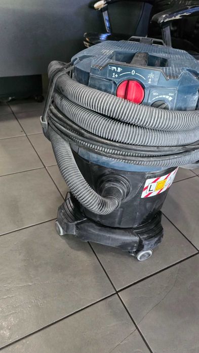 ***ПЕРФЕКТНА***Електрическа прахосмукачка за мокро и сухо почистване BOSCH GAS 35 L AFC