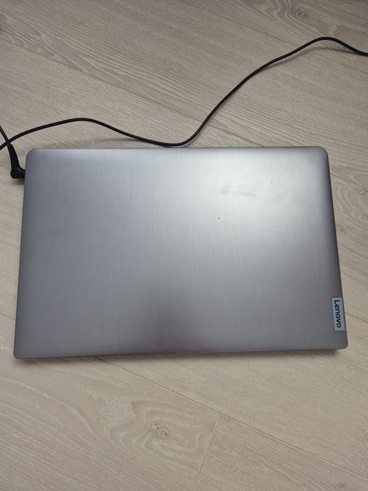 Vând laptop Lenovo ideapad 3