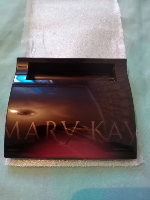 Футляр с зеркалом для косметики