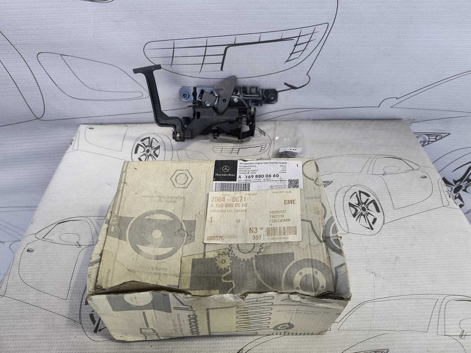 Broască / Mecanism Incuietoare Capotă Mercedes-Benz A-Class W169 / B-Class W245 Cod OEM A1698800660 (5C2)
