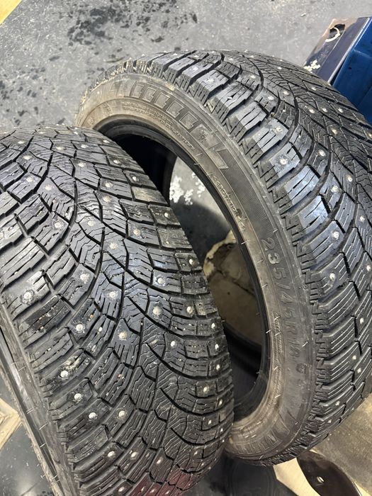 Зимня резина 235/45/18