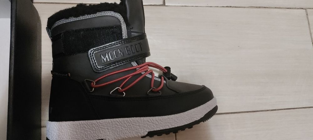 Детски апрески Moon Boot