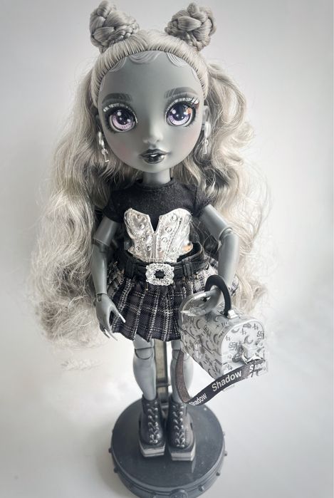 Продам куклу Shadow high Nicole Steel