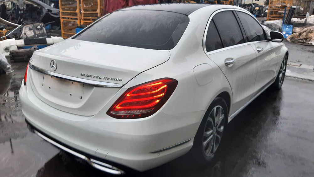 Dezmembrez mercedes c class w205 c300 hyb/far w205/panoramic/bara/stop