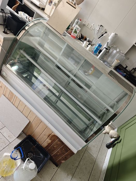 Витринный холодильник