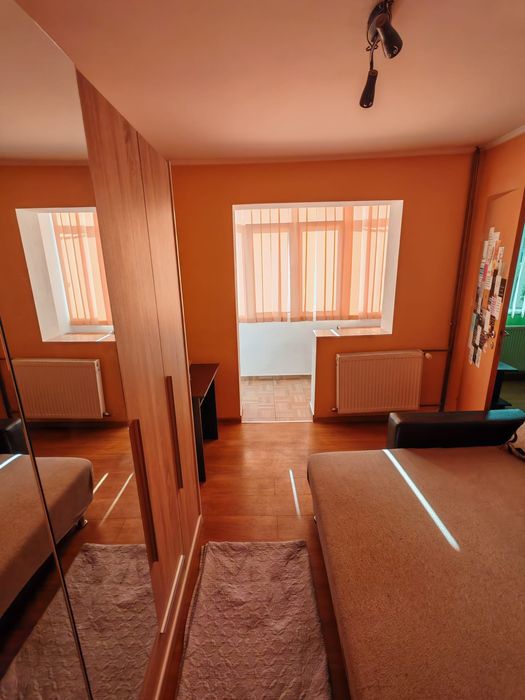 Închiriez ap 2 camere, amenajat modern , etaj intermediar, langa Piata Doina
