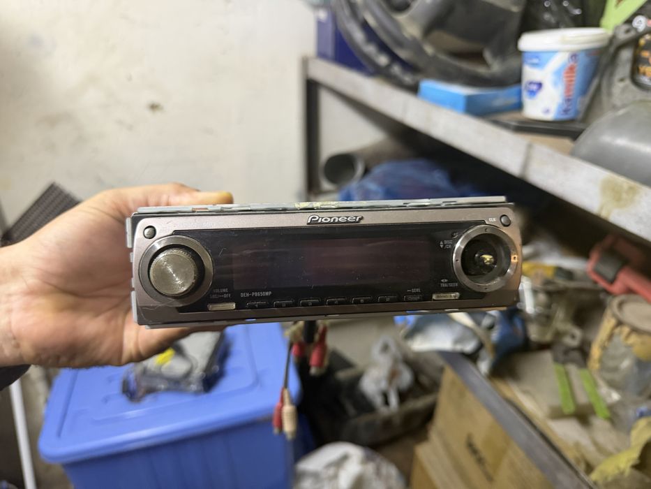 Продается оригинал магнитофон pioneer deh p8650mp