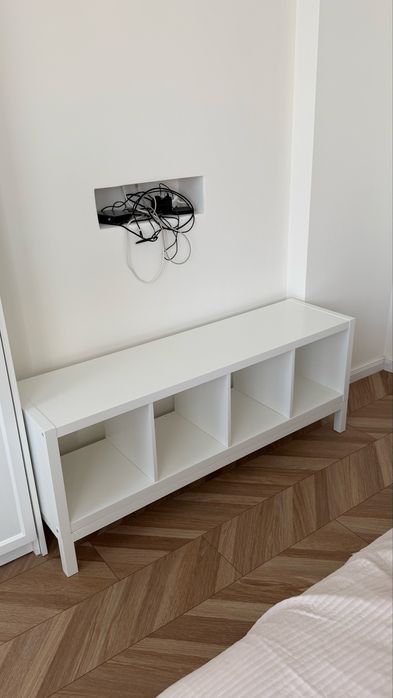 Секция Ikea Kallax с носеща рамка