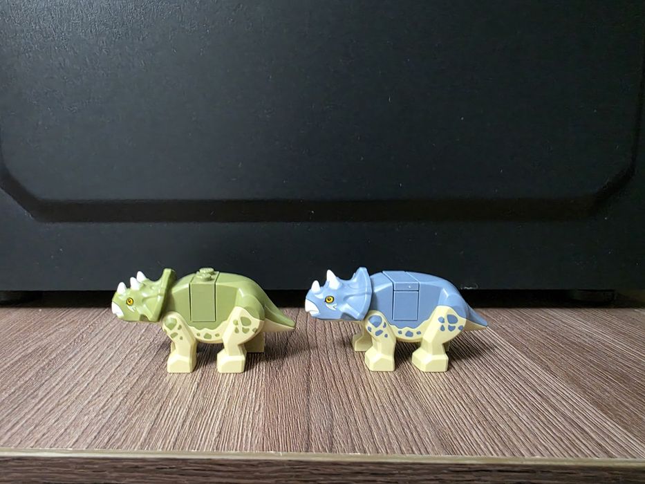 Фигурки Lego по jurassik world и marvel