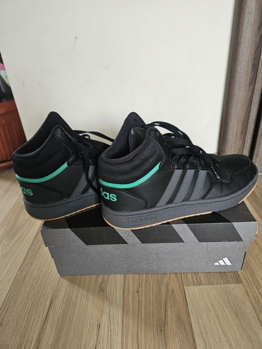 Маратонки  adidas 40