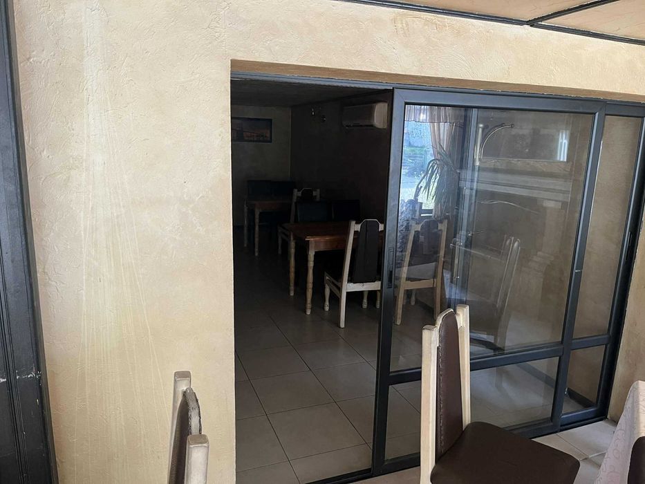 Дава се под наем Магазин в Асеновград - 100 кв.м за 765 € - Снимка #3