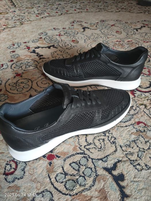 Продам кроссовки б/у 43 размер