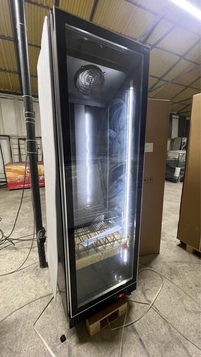 Vitrina frigorifica cu o usa racire cu ventilator