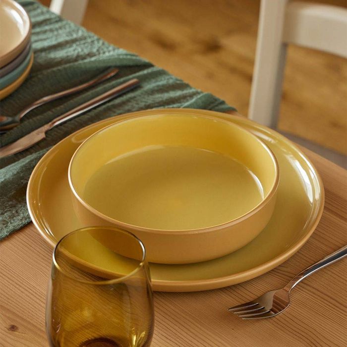 Цветен сервиз за хранене