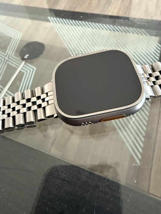 Apple Watch ultra 49mm Titanium