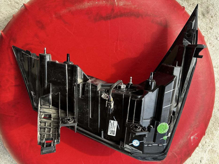 Фонарь задний правый Geely Atlas