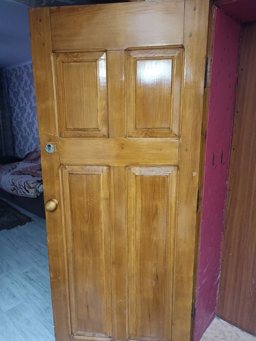 Продам дверь деревянная