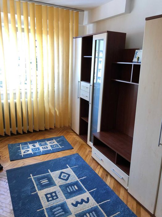 Inchiriez Apartament 3 camere,zona Parcul Colina-loc de parcare inclus