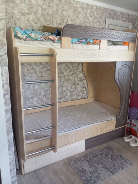 Продам детскую горку.