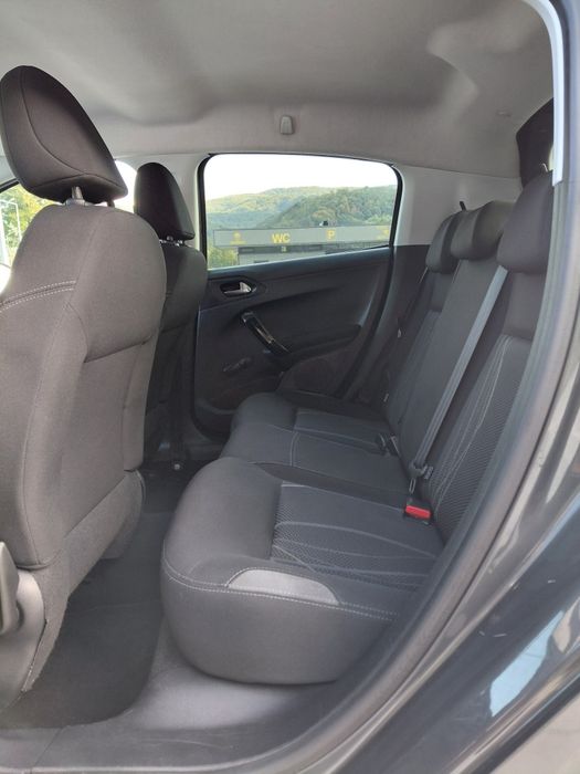 Peugeut 208 1,2 benzina an 2015 euro 5 Navigație/Jenti /Incalzire
