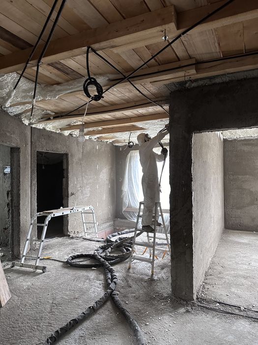 Izolație cu spumă poliuretanica termica fonica