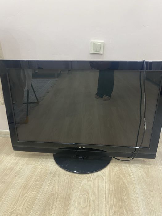 Телевизор LG  PG100R-ZA