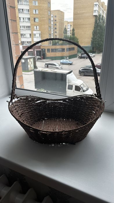 Продам корзину плетеную