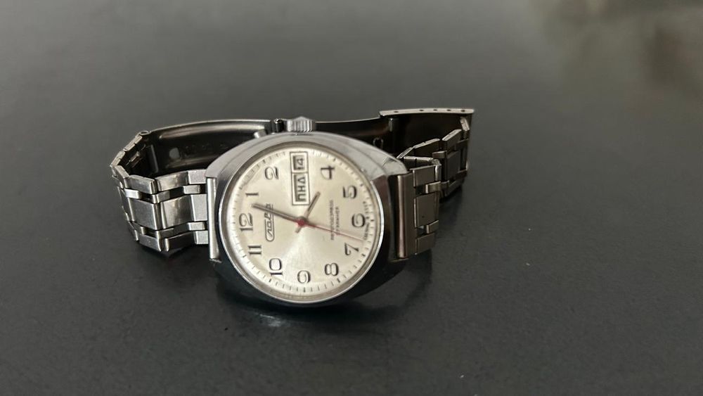 Продам часы «Слава» (Slava) с автоподзаводом, произведенные в СССР.