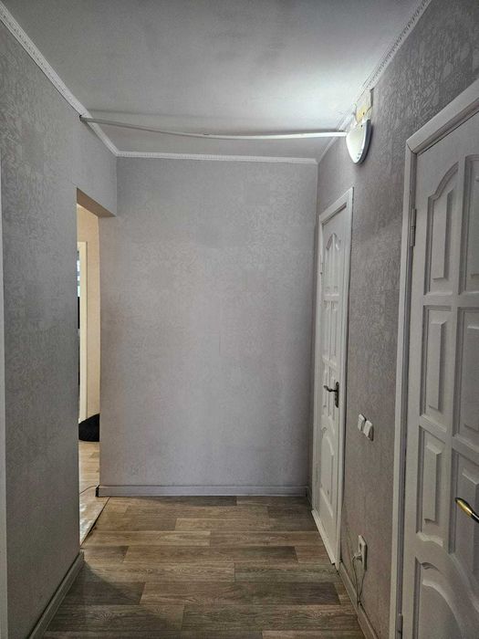 Продам 3 комнатную на 8 микрорайоне