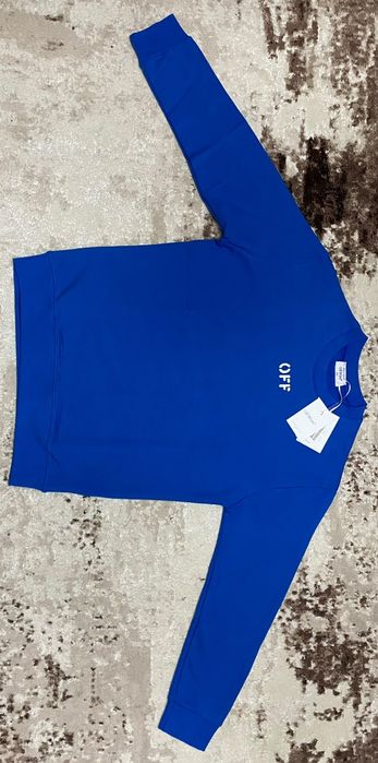 Vând bluza noua de bervsti Off-White