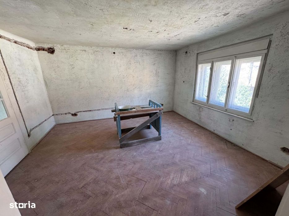 Casa P+1 , 5 camere , 8 ari teren , zona Drumul Botizului