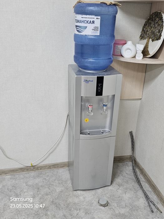 Кулер для воды б/у