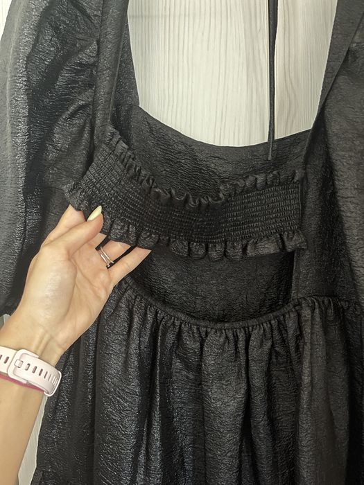 Ефектна рокля Gina Tricot от органза