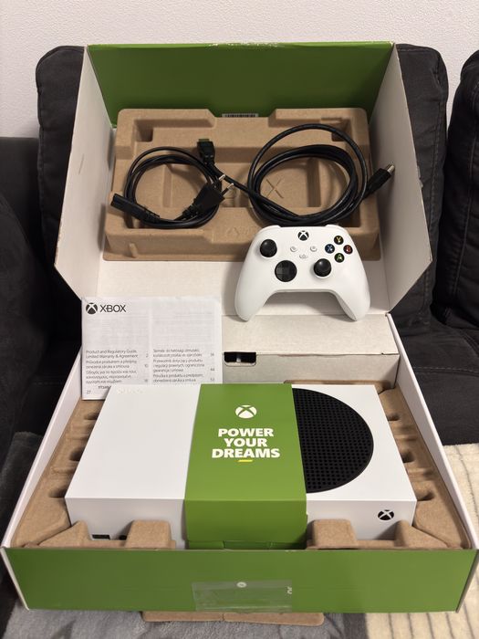 Vând Xbox Series S 512GB SSD