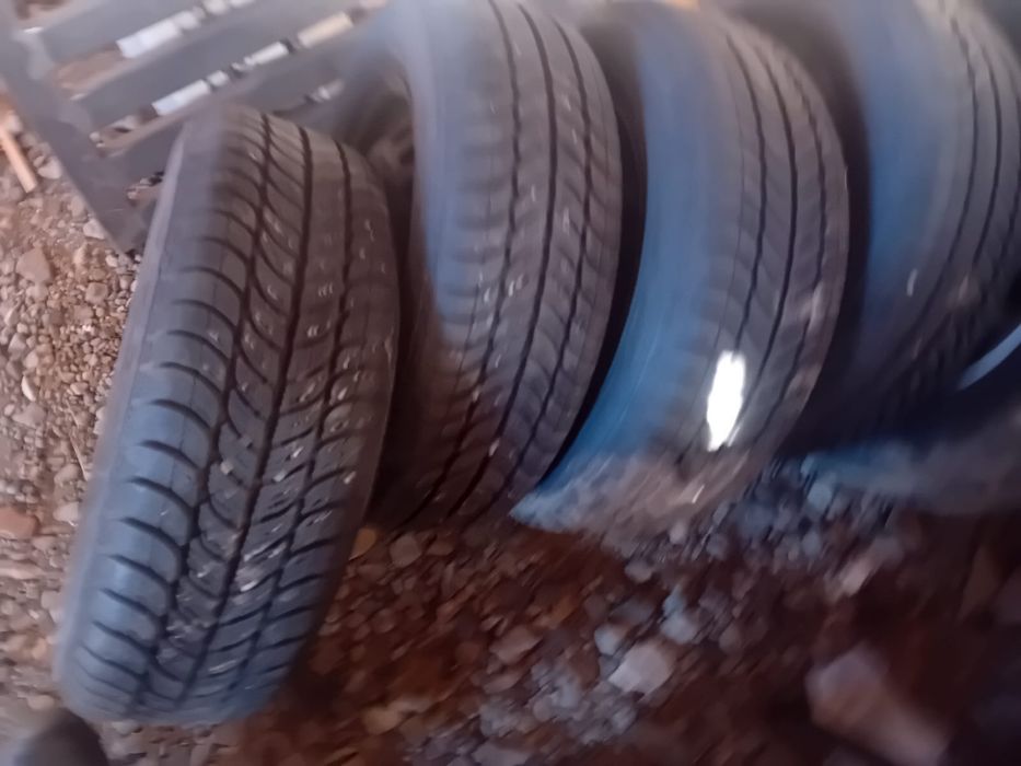 Vând cauciucuri de iarna cu jante ch tot