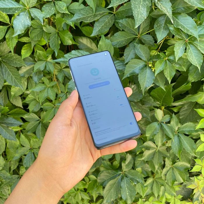 Samsung Galaxy S10 srochni sotiladi