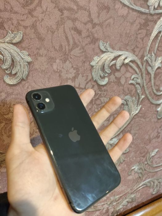 Продам айфон 11 64