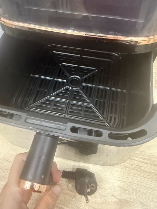 Продается почти новый аэрогриль