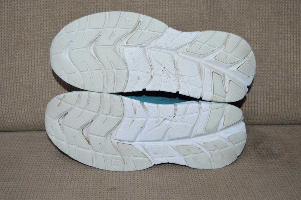 Hoka One One W Cavu Marimea 38 (23.5 cm) - Stare Foarte Buna