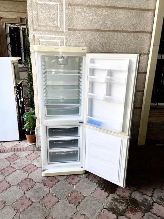 Продам Холодильник LG с доставкой