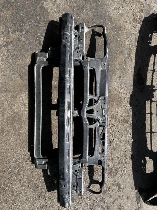 Передний телевизор на Volkswagen Golf4