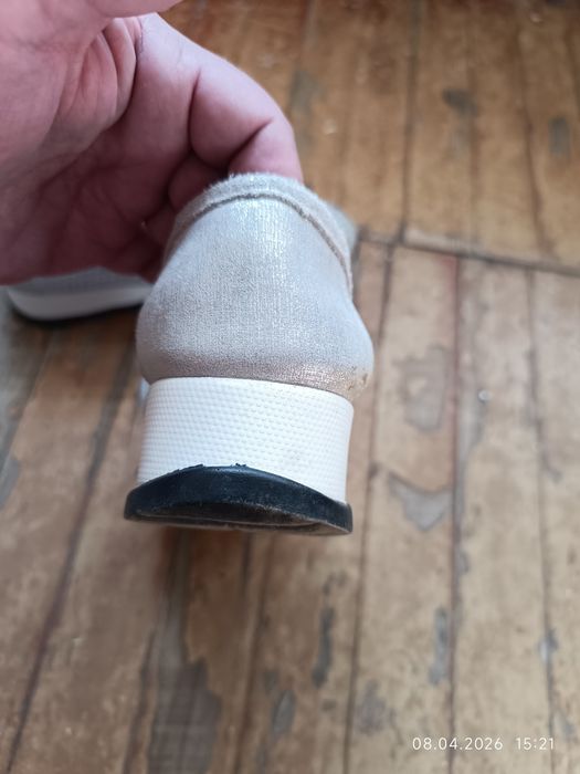 Продам женскую обувь.