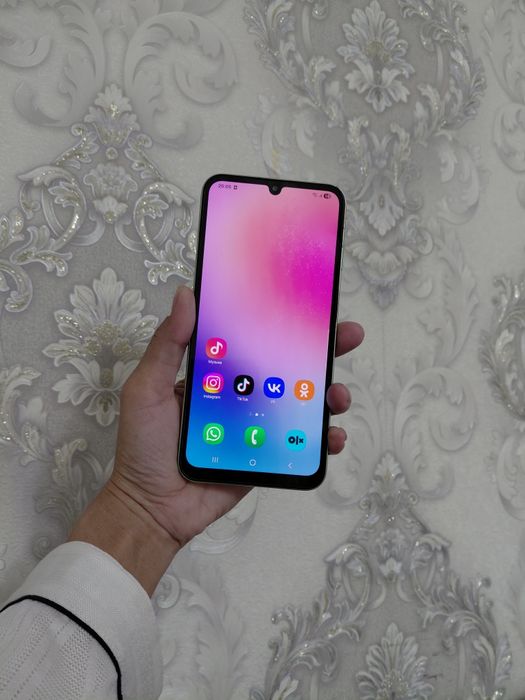 Самсунг а 24 телефон